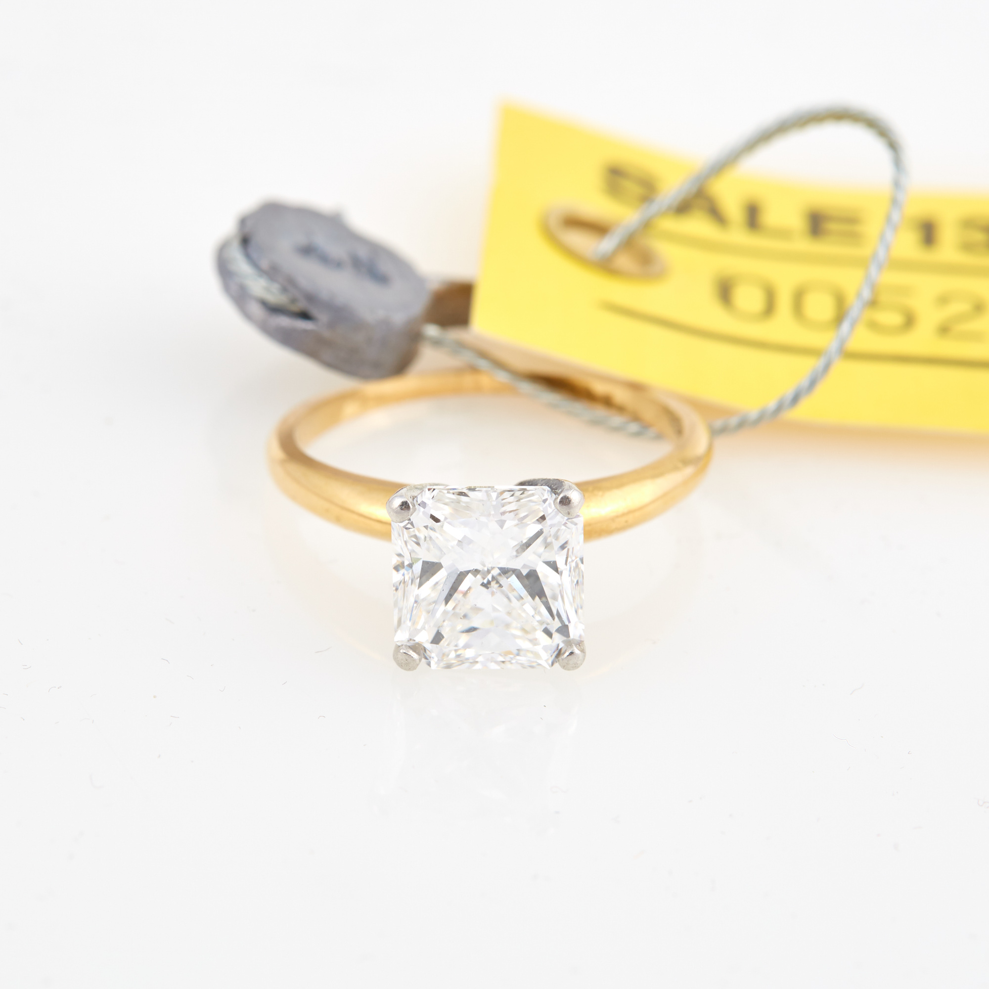 Lot image - Diamond Solitaire Ring about 2.95 cts., Platinum and 18K 2 dwt. all