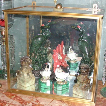 Lot image - Gilt-Bronze and Glass Hanging Vitrine