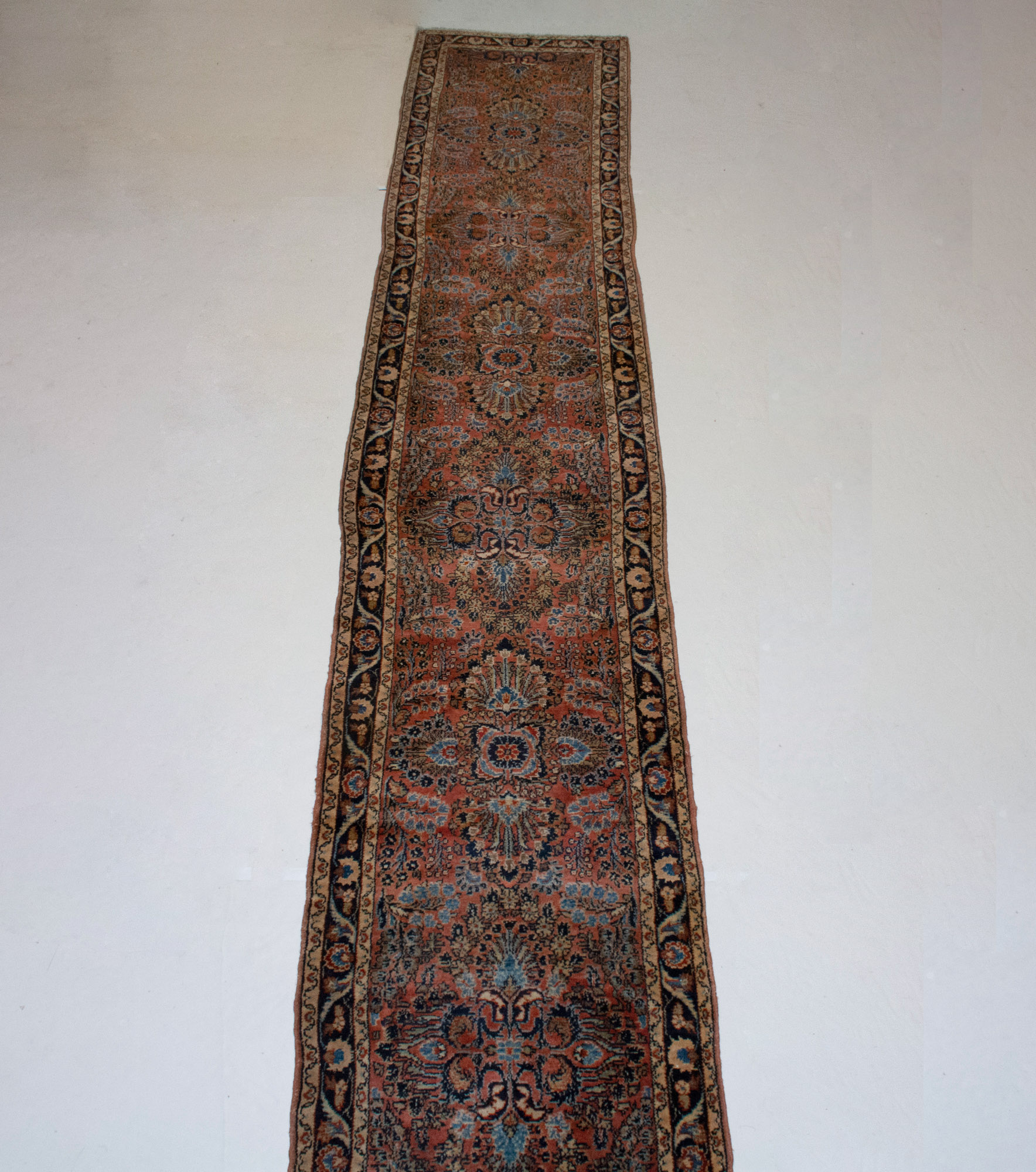 Lot image - Lilihan Runner