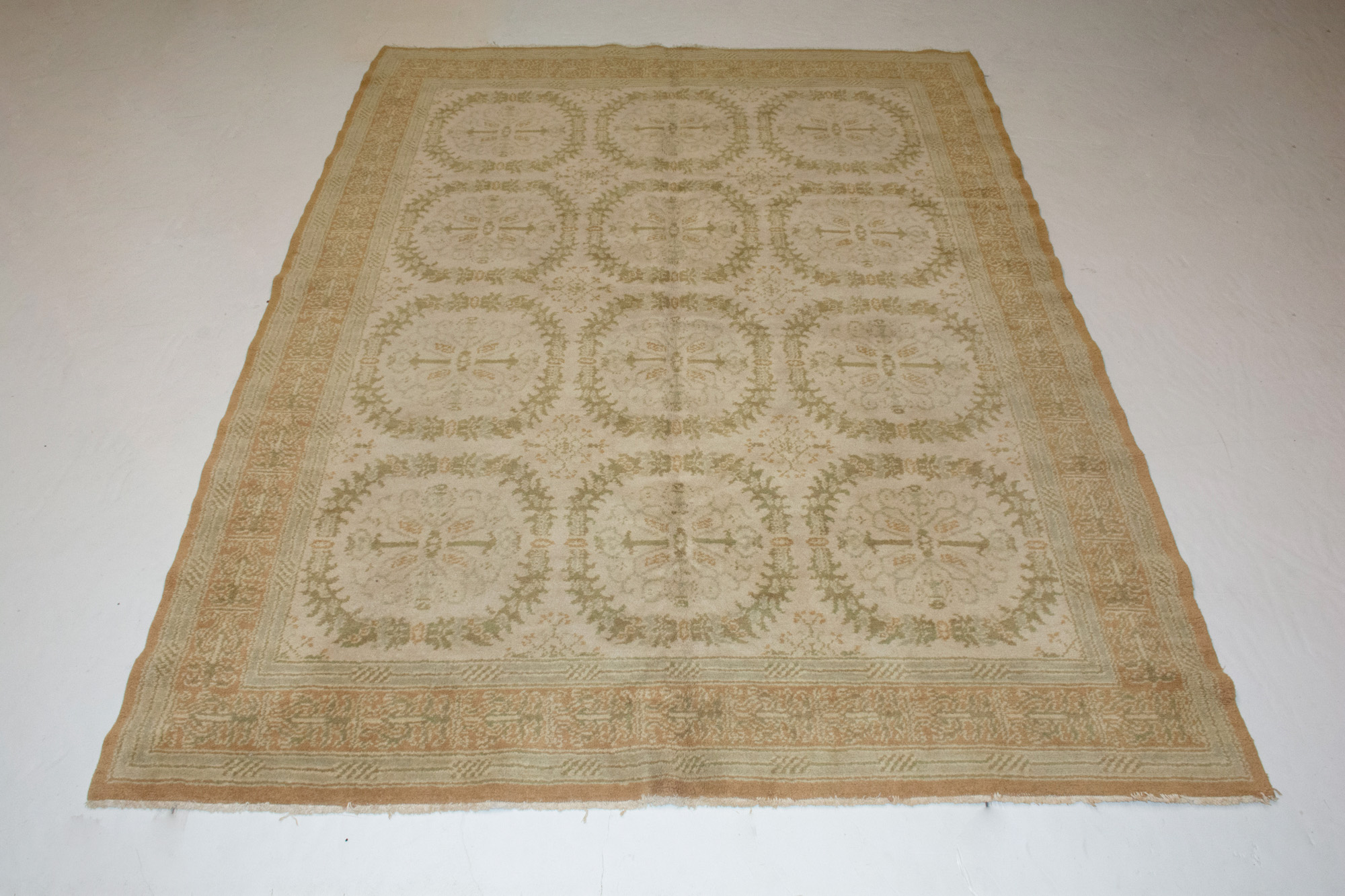Lot image - Spanish Rug