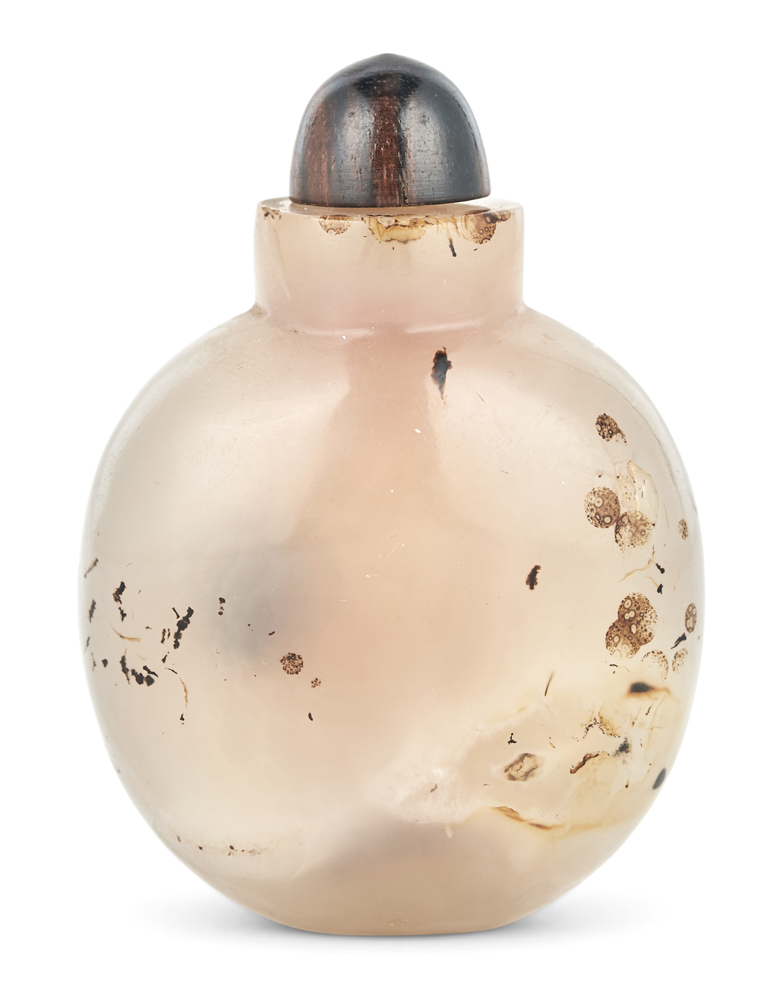Lot image - A Chinese Chalcedony Snuff Bottle