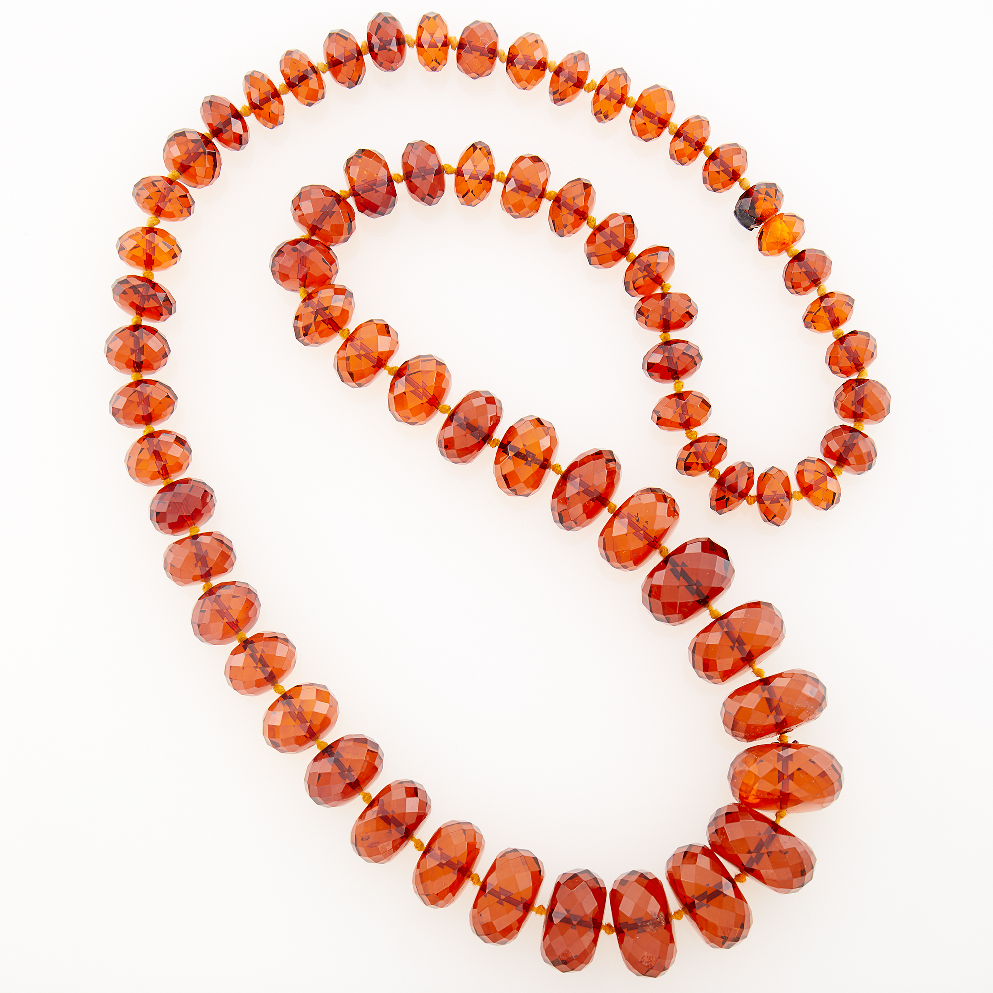 Lot image - Amber Bead Necklace
