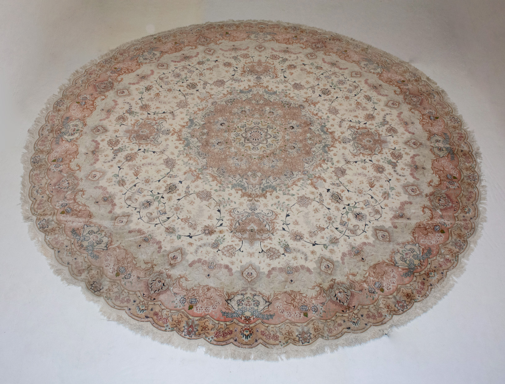 Lot image - Kurkwool and Silk Tabriz Round Carpet