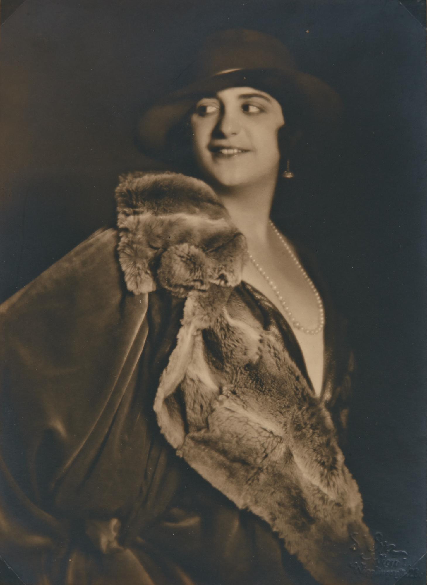 Lot image - KALLMUS, DORA [MADAME DORA] (1881-1963)  [Portrait of a lady].