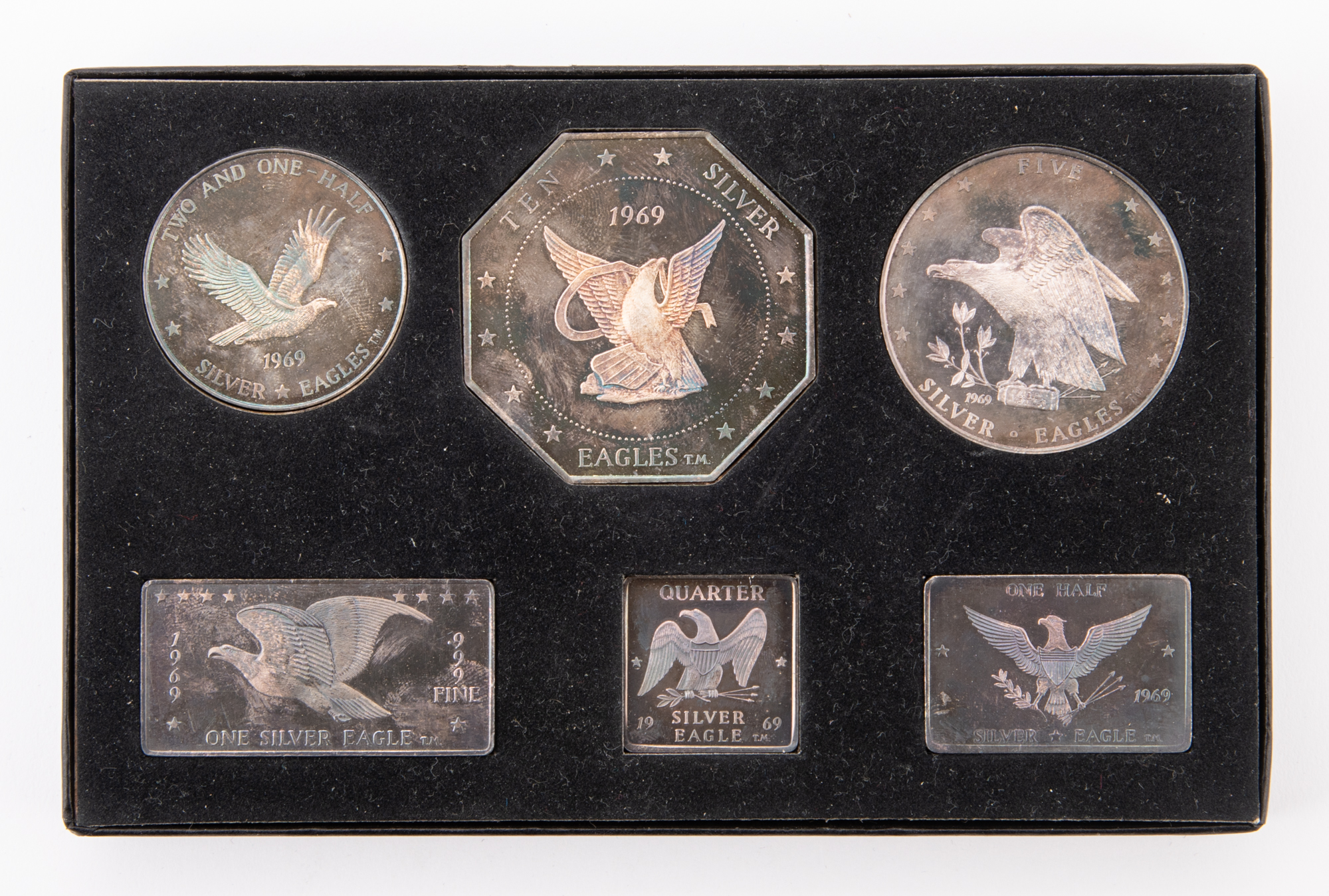 Lot image - Silver Eagles Nest Set