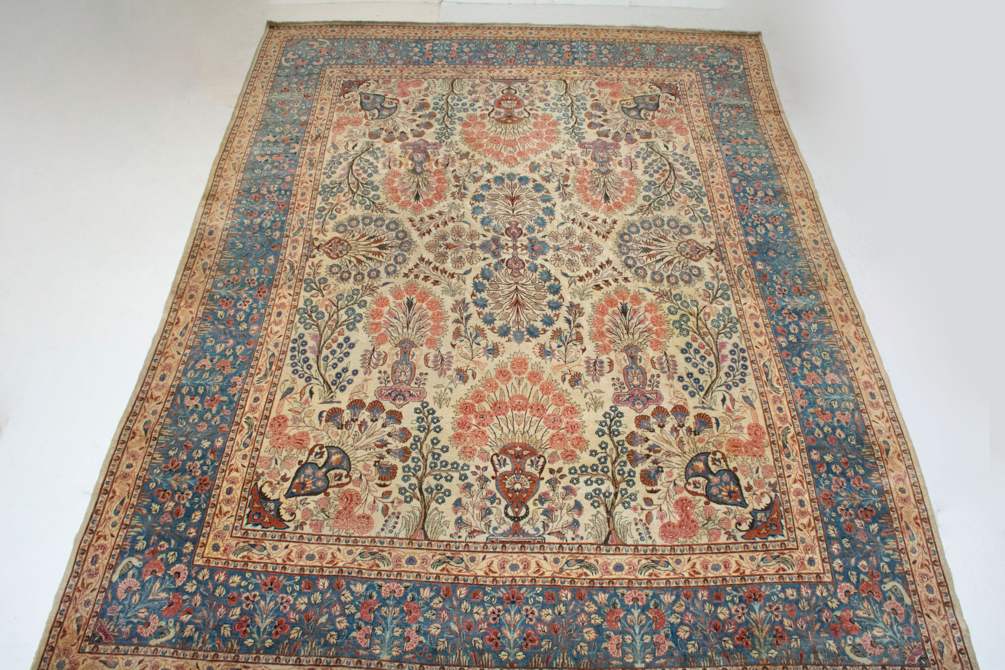 Lot image - Sarouk Carpet