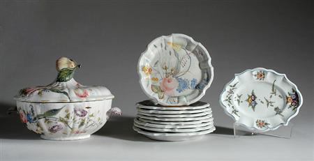 Lot image - Assembled Italian Faience Dinner Service