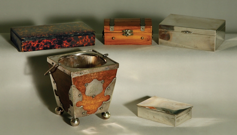 Lot image - Miscellaneous Group of Articles