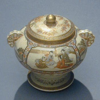 Lot image - Satsuma Covered Incense Burner Meiji Period