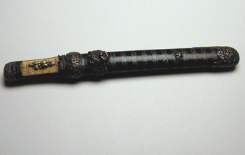 Lot image - Shinshinto Aikuchi in Elaborate Silver Mounts Mounts signed Unagawa Masayoshi