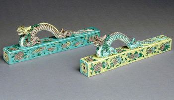 Lot image - Fine Pair of Famille Verte and Famille Jaune Scroll Weights