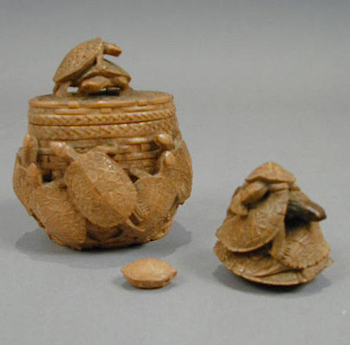 Lot image - Pale Boxwood Tonkotsu, Ojime and Netsuke Meiji Period, signed in an oval reserve Gekko