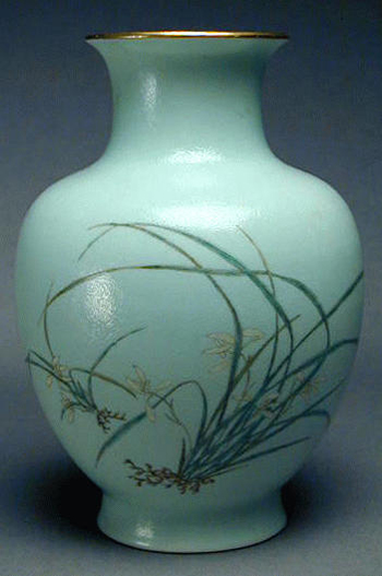 Lot image - Famille Rose Vase with Incised Ground Four-Character Mark of the Hall of Serenity, probably 18th century