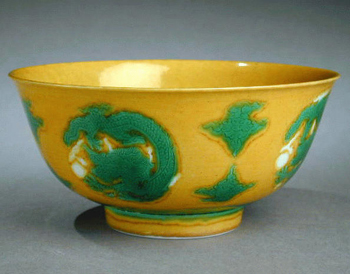 Lot image - Two-Color, Incised Dragon Bowl Six-Character Mark of Kangxi and of the Period