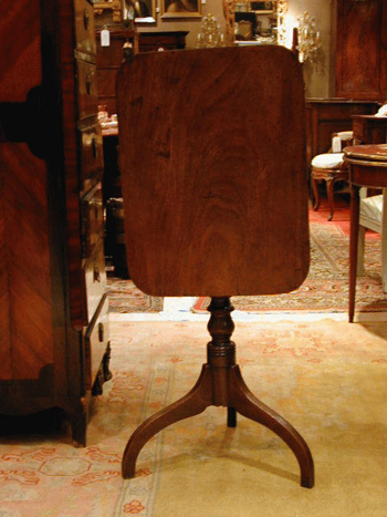 Lot image - George III Mahogany Tilt-Top Tripod Stand