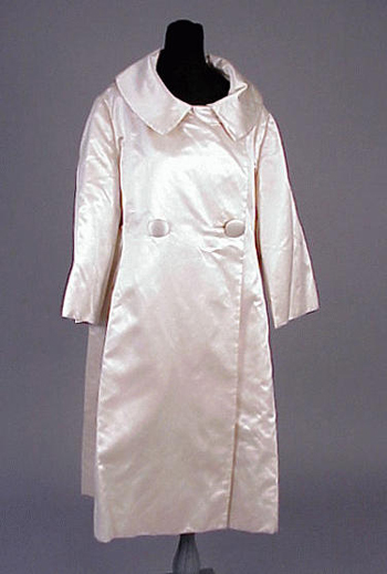 Lot image - Lanvin Cream Satin Evening Coat