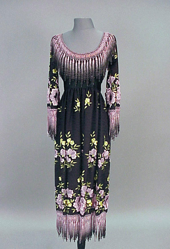 Lot image - Embroidered Shawl Fantasy Dress