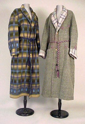 Lot image - Two Gentleman' s Wool Dressing Gowns