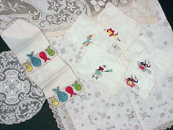 Lot image - Miscellaneous Group of Small Linen and Lace Pieces