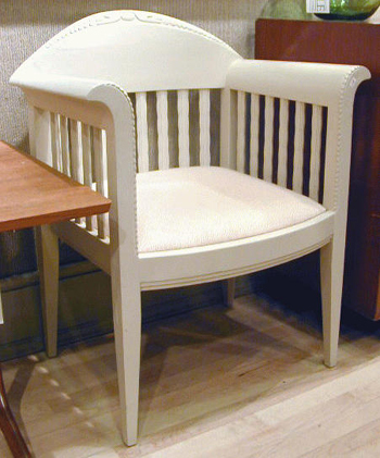 Lot image - Pair of Painted White Chairs Eliel Saarinen, 1910