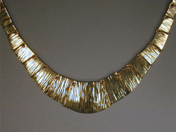 Lot image - Gold Choker