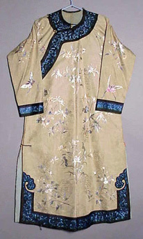 Lot image - Embroidered Lady's Informal Robe