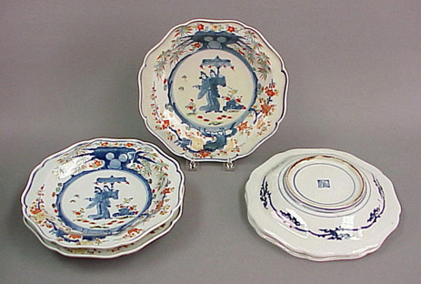 Lot image - Set of Five Imari Export Dishes 18th Century