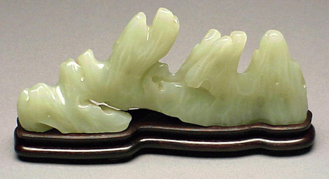 Lot image - Pale Green Jade Mountain Brush Rest