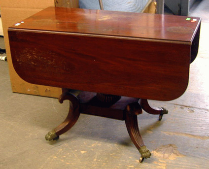 Lot image - Classical Mahogany Drop-Leaf Table