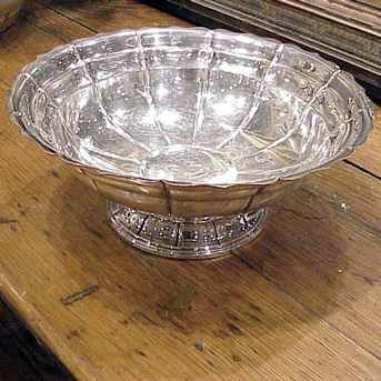 Lot image - Sterling Silver Center Bowl Approximately 35 ounces.