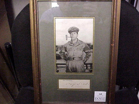 Lot image - [AUTOGRAPH]MACARTHUR, DOUGLAS