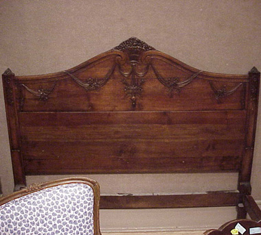 Lot image - Classical Style Mahogany Bed