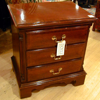 Lot image - Georgian Style Mahogany Night Stand