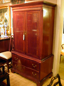Lot image - Pair of Georgian Style Mahogany Cabinets
