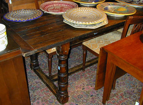 Lot image - Provincial Georgian Style Farm Table
