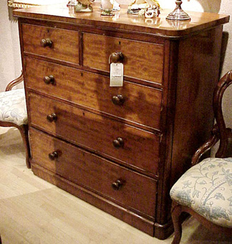 Lot image - Georgian Style Mahogany Chest of Drawers