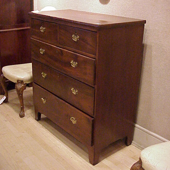 Lot image - Georgian Style Mahogany Chest of Drawers