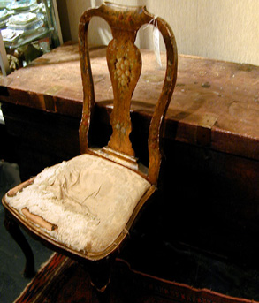 Lot image - Queen Anne Style Painted Side Chair