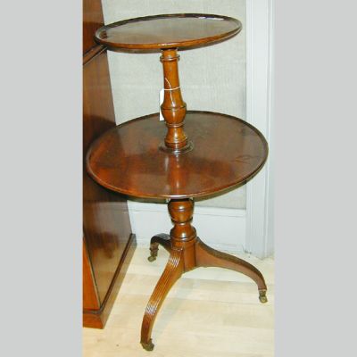 Lot image - George III Mahogany Dumbwaiter
