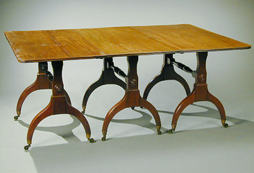 Lot image - Regency Style Mahogany Extension Dining Table