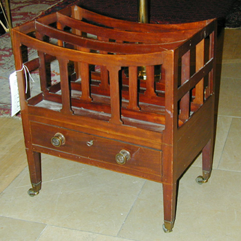 Lot image - George III Mahogany Canterbury