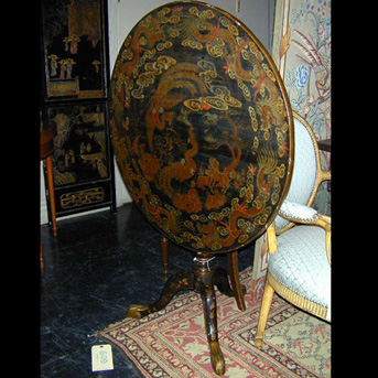 Lot image - Chinese Export Gilt-Decorated and Painted Black Lacquer Tip-Top Table