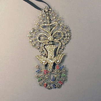 Lot image - Normandy Paste Saint Esprit Pendant Brooch