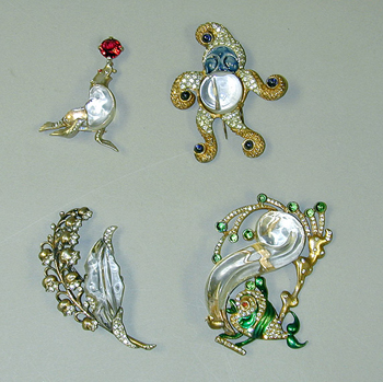 Lot image - Group of Four Jelly Belly Pins