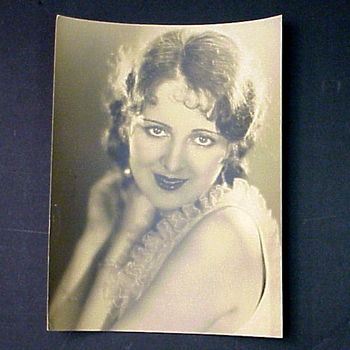 Lot image - DOVE, BILLIE; Approximately 650 photographic stills