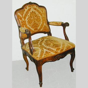Lot image - Italian Rococo Walnut Fauteuil