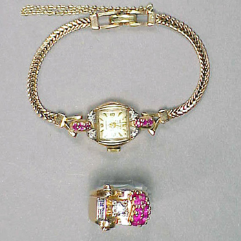 Lot image - 14 Kt. Gold Retro Ring and Watch