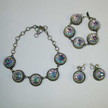 Lot image - Schiaparelli Aurora Borealis Suite 1950s