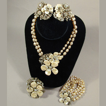 Lot image - Miriam Haskell Pearl Flower Suite American, 1940s