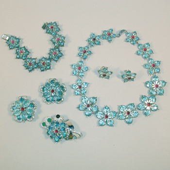 Lot image - Pennino Glass Flower Suite American, 1950s